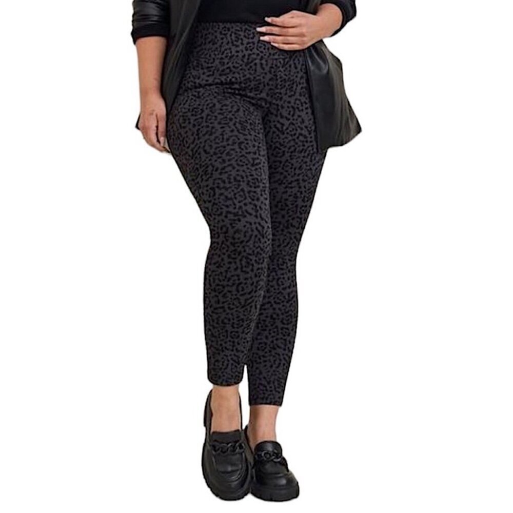 Torrid Slim Fix Technology High Rise Pull On Pixie Animal Print Pants 4R = 4X